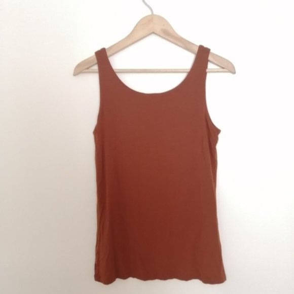 Jana Brown Scoop-Neck Ribbed Tank Top - Picture 8 of 9